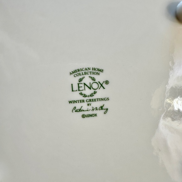 LENOX, “WINTER GREETINGS “ TRIVET. MADE OF PORCELAIN WITH 24 KARAT GOLD ACCENTS. - Picture 7 of 8